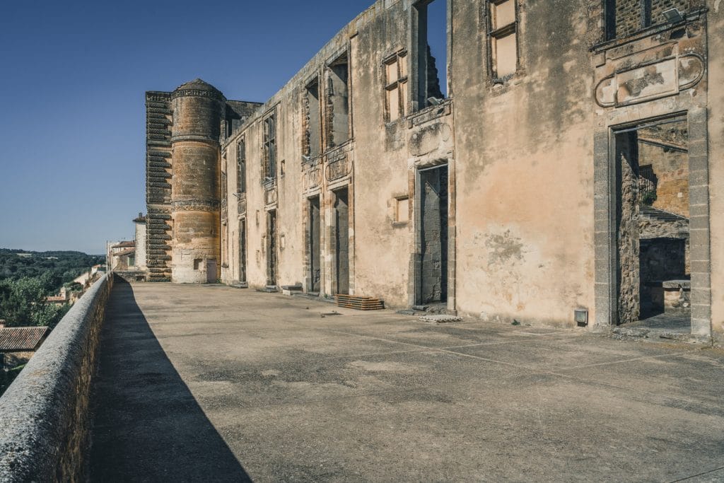 Chateau de la Tour dAigues