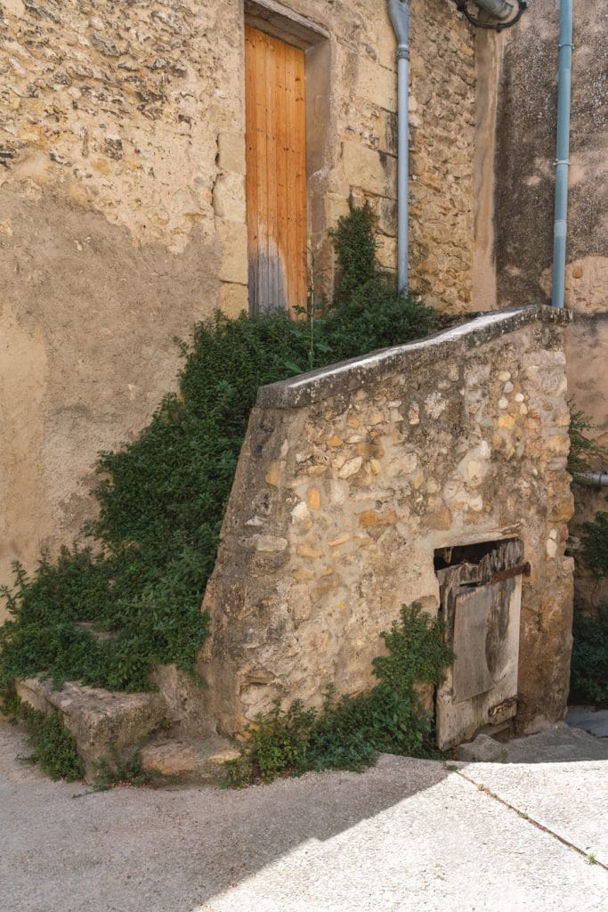 Les escaliers rue de la breche