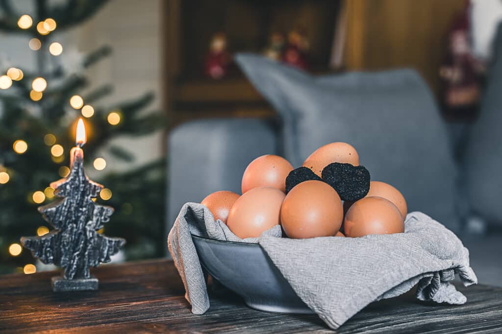 Truffes noires et oeufs