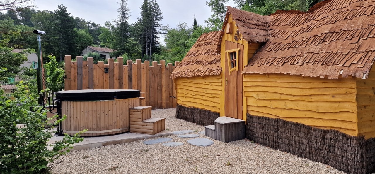 La Cabane Escagassée à Grambois