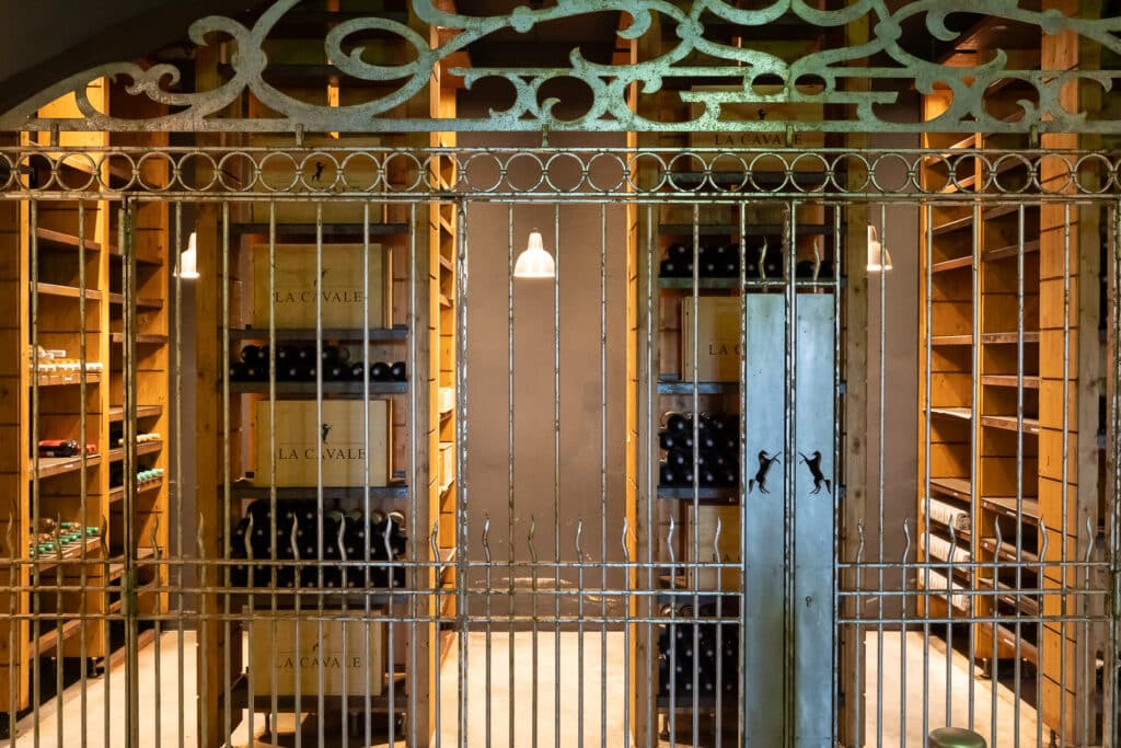 L’œnothèque du domaine qui répertorie les anciennes cuvées.