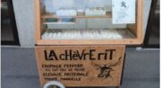 la chèvre rit