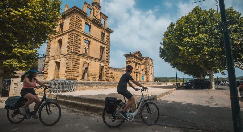 Pays d'Aigues à vélo - La Tour d'Aigues