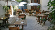 La Source restaurant Cadenet