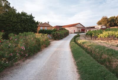À travers les promenades balisées