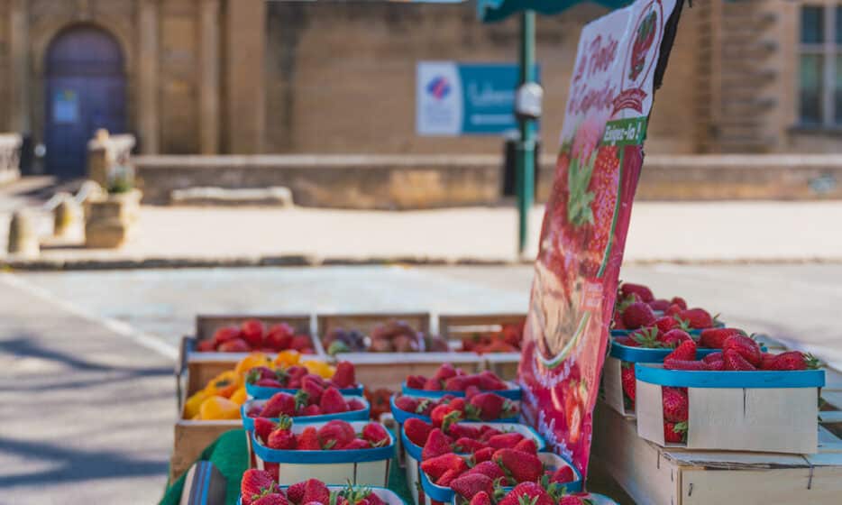 Marché regulier de la Tour d'Aigues