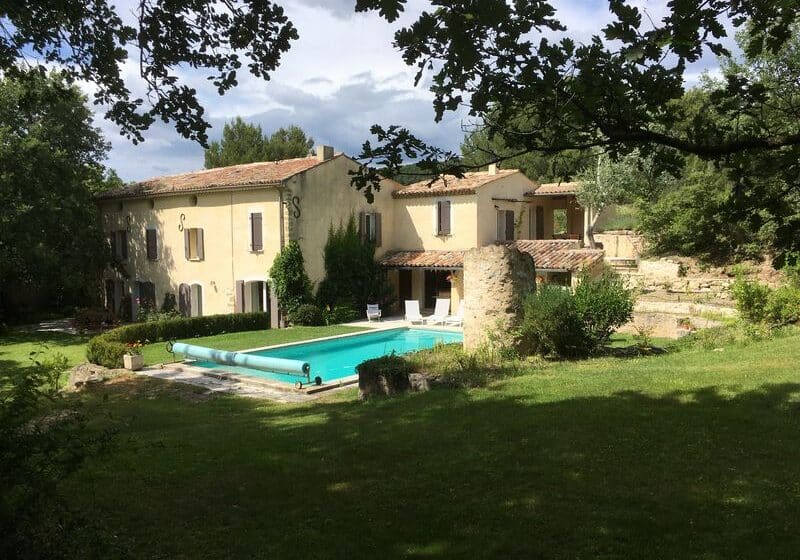 La maison côté jardin