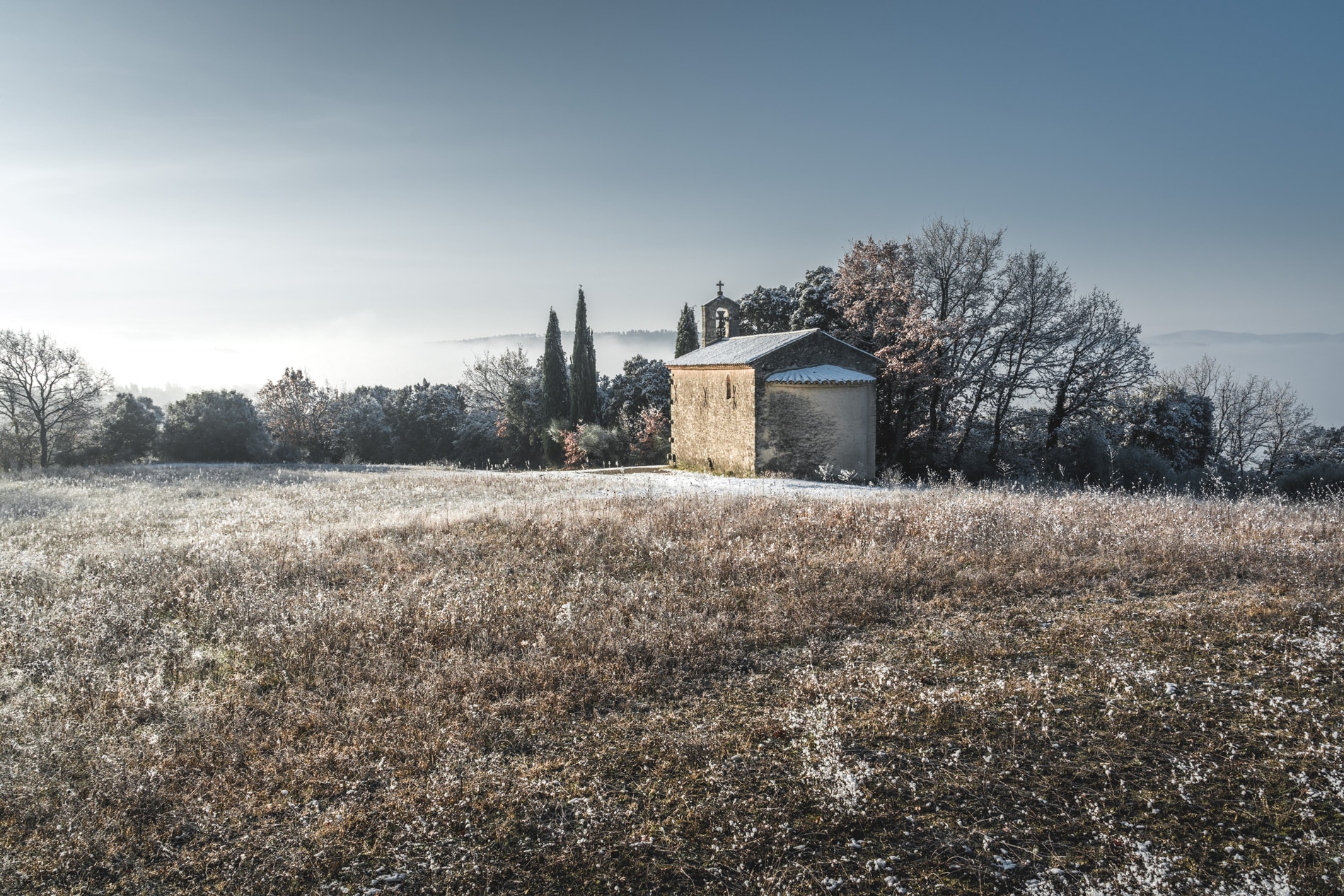 Chapelle Saint Pierre Hiver dans le sud luberon