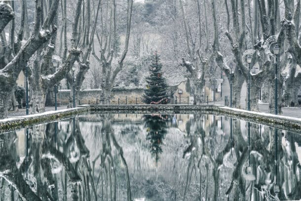 Cucuron sous la neige - Invitation à la détente