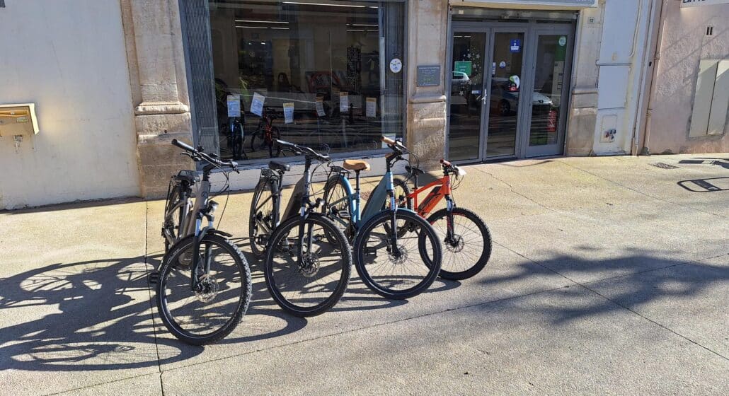 BEE'S LOCATION VELO 1/2 JOURNEE_Cadenet